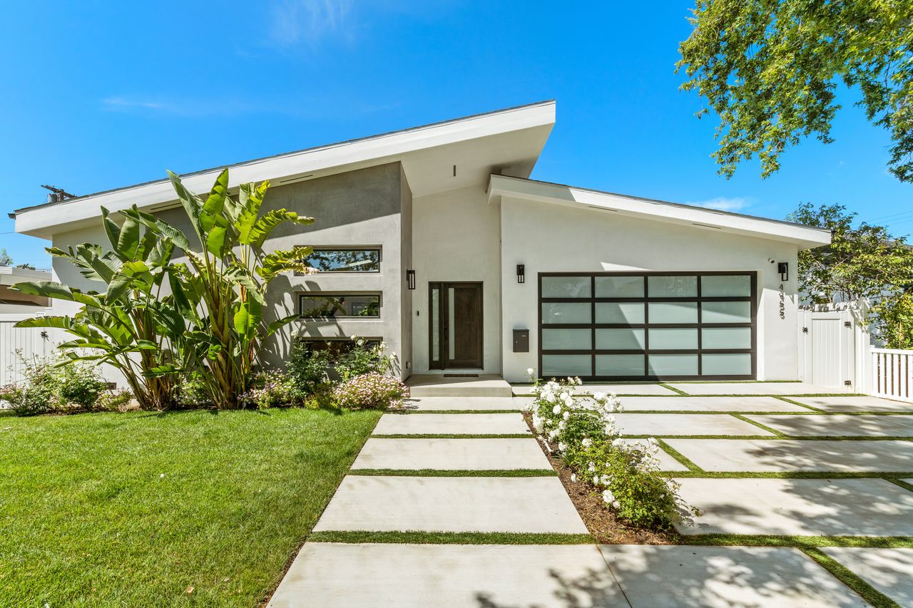 Sold by Jason Peteler — 4955 Stern Ave, Sherman Oaks for $2,550,000